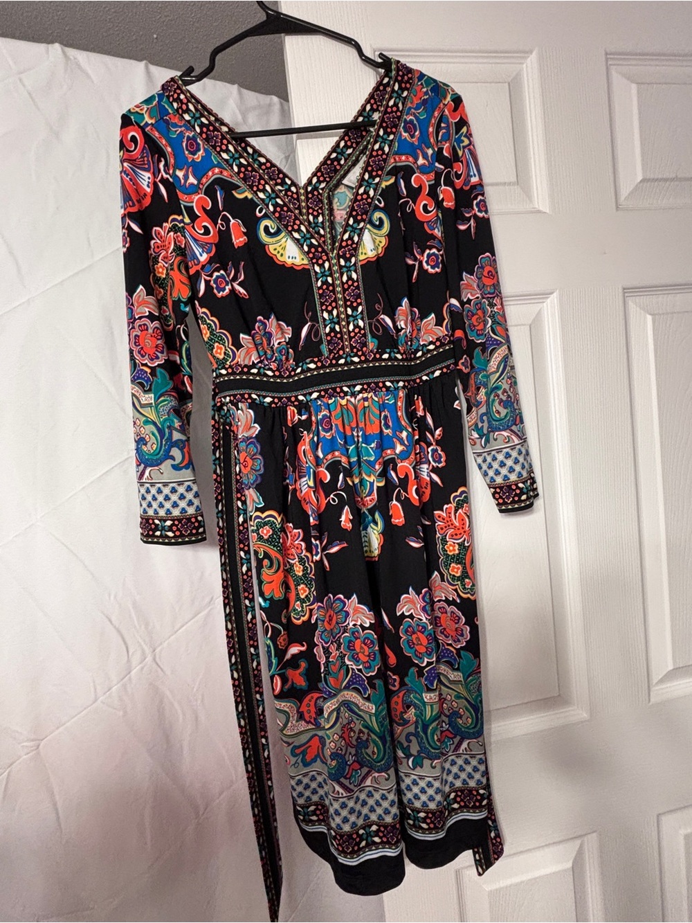 ECI New York  Floral Paisley V-Neck 3/4 Sleeve Black Midi Dress